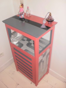 meuble-rose-et-gris-3