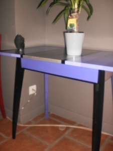 table purple 3