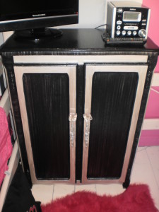 buffet-black-and-silver-1