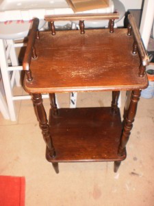 gueridon-forme-carree-avant