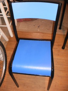 chaise-ecolier-bleu