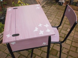 pupitre-et-chaise-papillon-3
