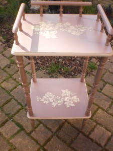 meuble-d-appoint-brun-havane-et-dore1