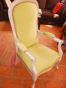 voltaire-beige-et-vert-1
