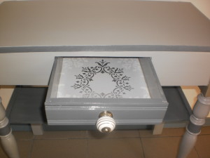 tiroir-console-gris-et-argent