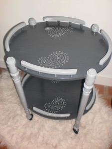 desserte-roulettes-grise-et-argent