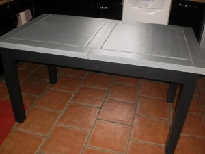 table-cuisine-beton-cire-et-noir-de-chine