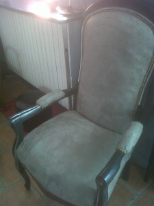 voltaire-noir--beige-moyen-3