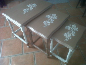 Tables gigognes