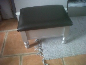 repose-pieds-argent-et-noir-1