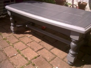 table-basse-patinee-grise-2