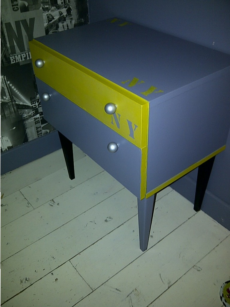 meuble d'appoint vintage jaune et gris NY
